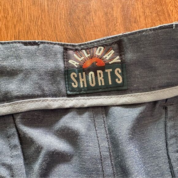 Faherty "All Day Shorts" - Picture 2 of 6